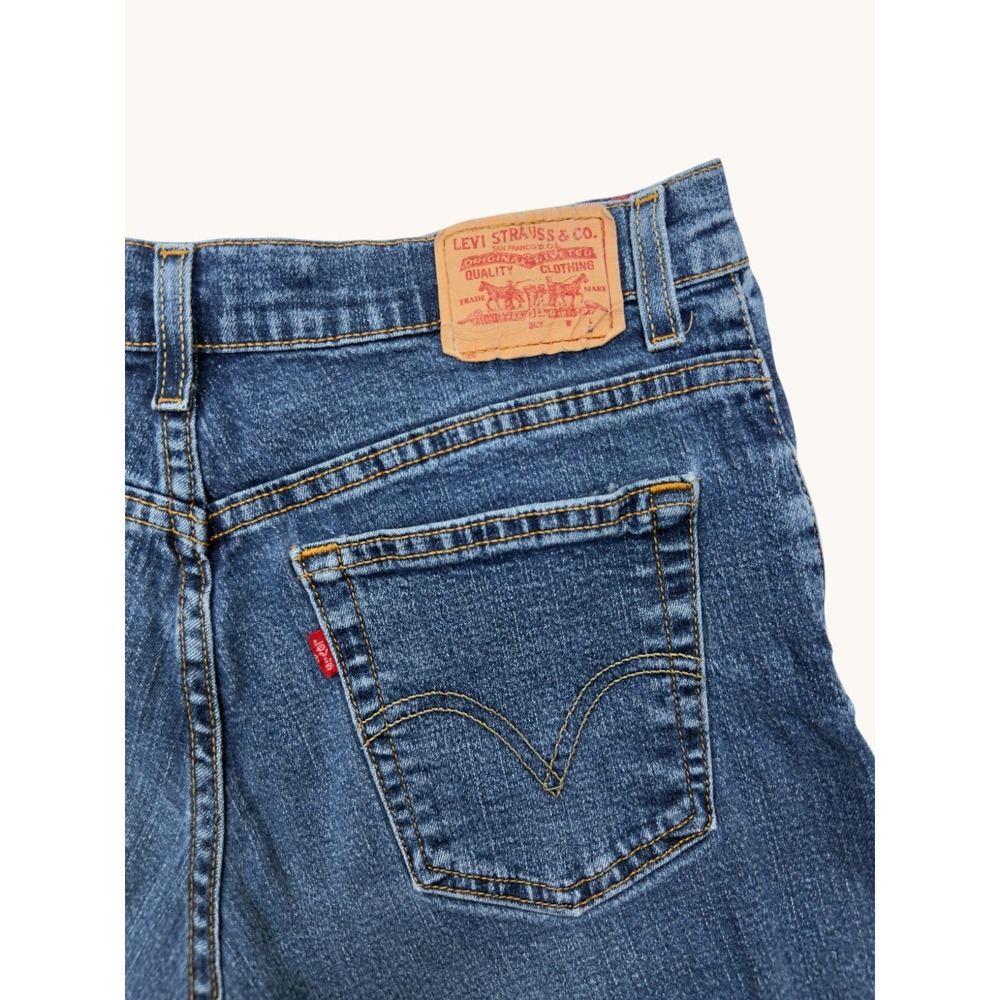 Levis 550 Relaxed Fit Denim Shorts Medium Wash Cut Off Frayed Hem Womens 10M